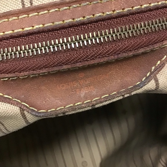 Louis Vuitton Monogram Delightful MM - Picture 9 of 11